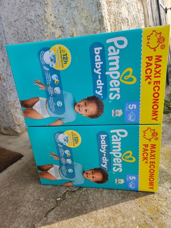 Couches Pampers baby-dry taille 5