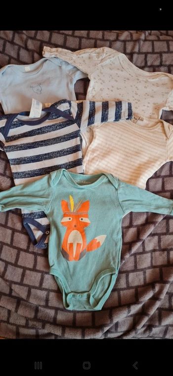 Lot de 14 bodies manches longues