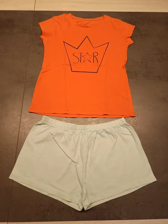 Vends pyjamas été 2 pièces C&A taille 10 ans.
