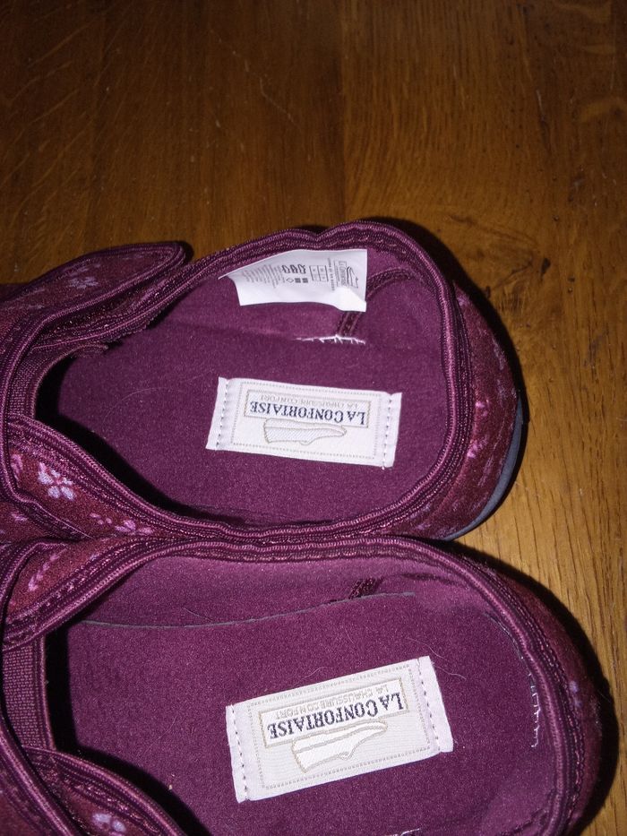 Chaussons bordeaux motifs fleuris - photo numéro 2