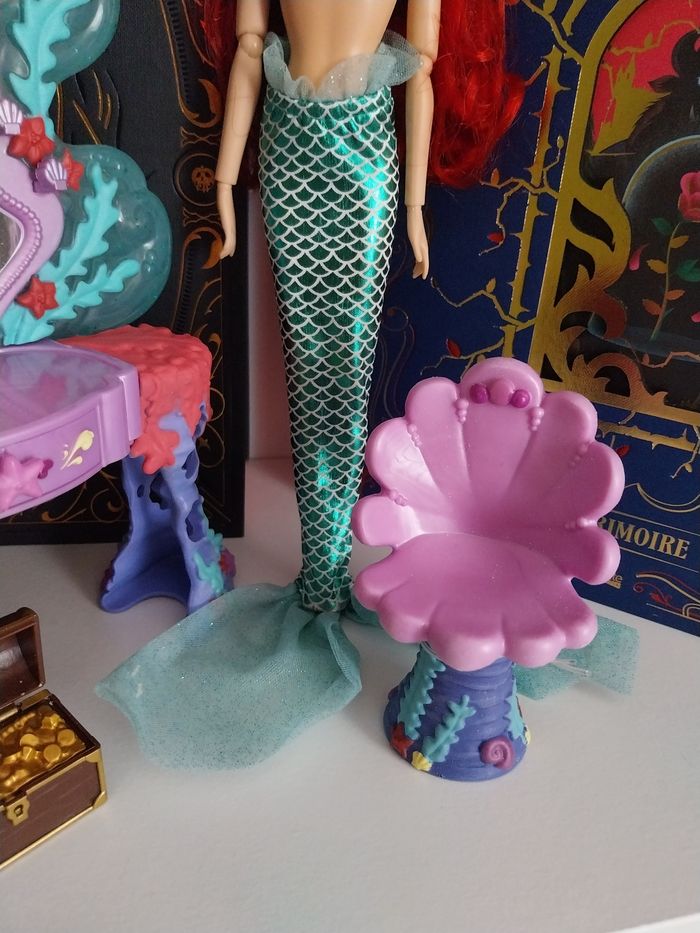 Poupée Ariel en sirène et sa coiffeuse vanity set- Coffret Disney La Petite Sirène - photo numéro 3