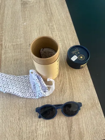 Lunettes de soleil ki et la 2 4 ans neuves