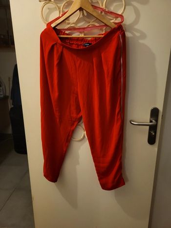 Beau pantalon rouge