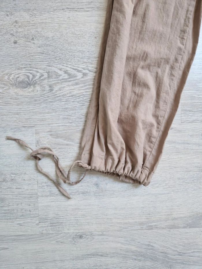 Pantalon fin beige Promod Étiquette de taille coupée mais convient à un XS - photo numéro 2