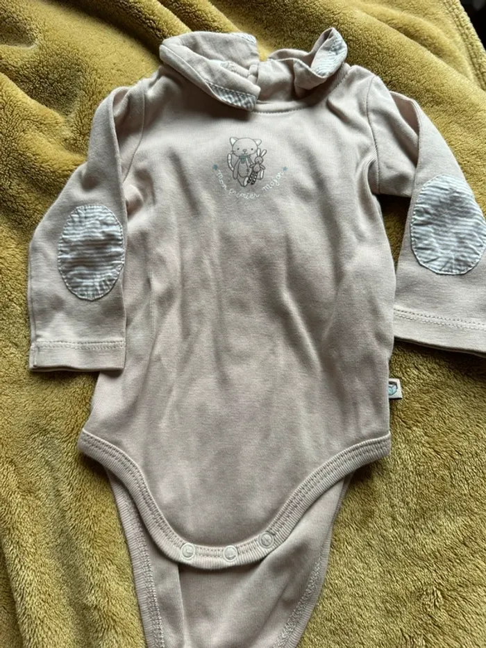 Lot 3 bodies taille naissance, petit 1 mois manches courtes - photo numéro 6