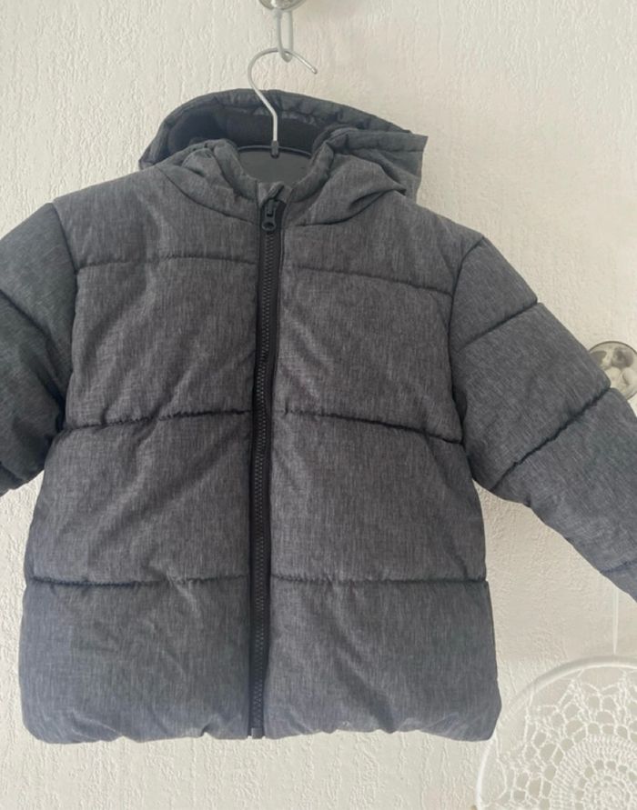 doudoune grise avec capuche In Extenso  18 mois - photo numéro 2