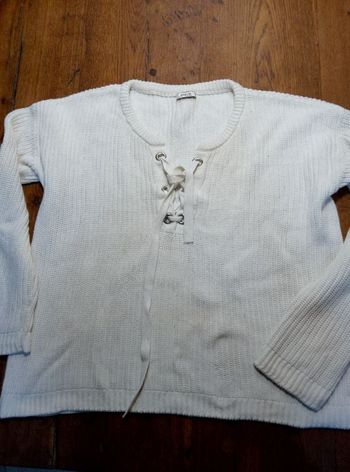 Pull col croisé lacet