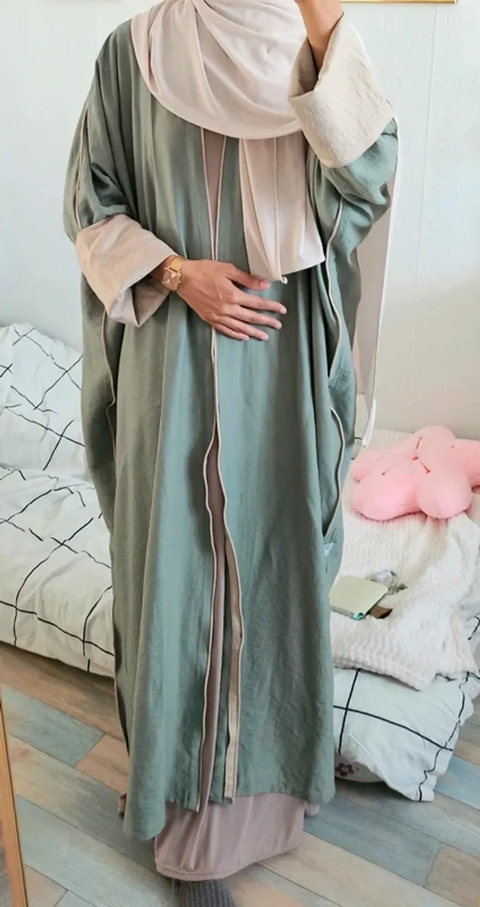 Abaya vert d'eau Jennah boutique NEUVE avec étiquette jamais porté - photo numéro 5