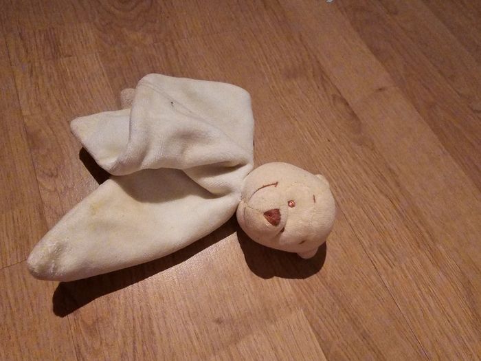 Doudou mouchoirs grelot/winnie l ourson/disney - photo numéro 3