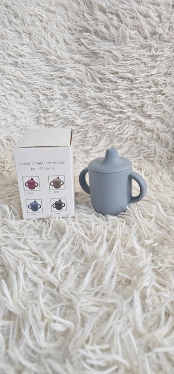 Tasse d'apprentissage en silicone gris Neuf