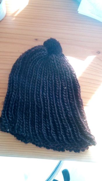 Bonnet adulte avec petit pompon