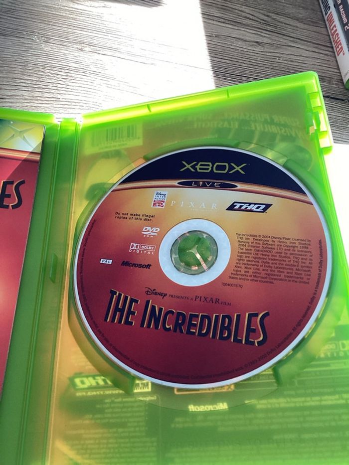 jeu les indestructibles Disney pixar Xbox première génération Microsoft - photo numéro 3