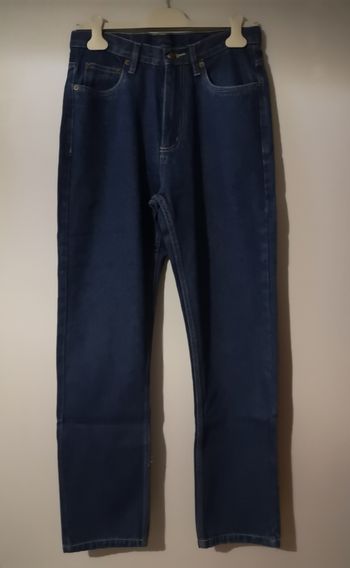 Jeans  homme. Taille 40. Neuf sans étiquette.