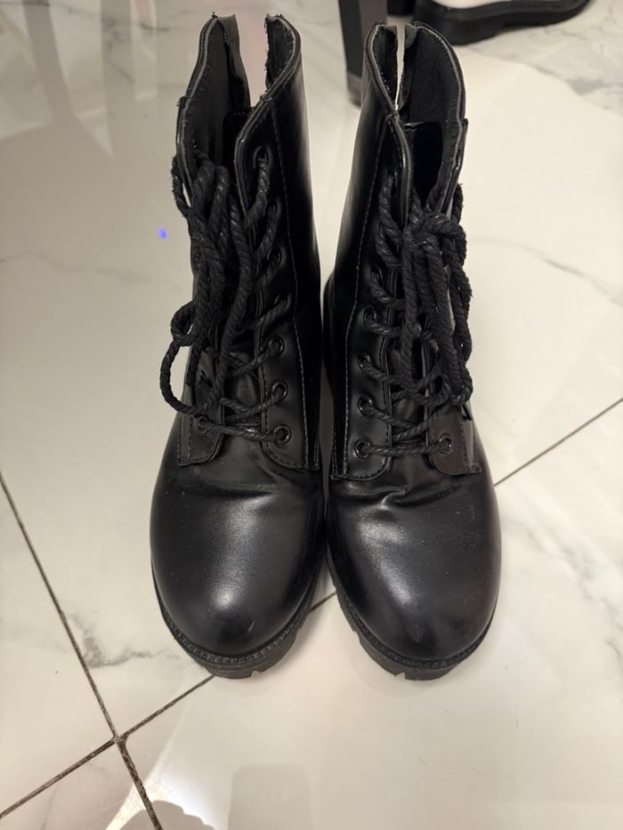 Bottines à lacet noires