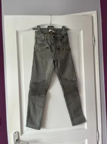 Jean fille 9 ans – Zara – Gris avec détails genoux