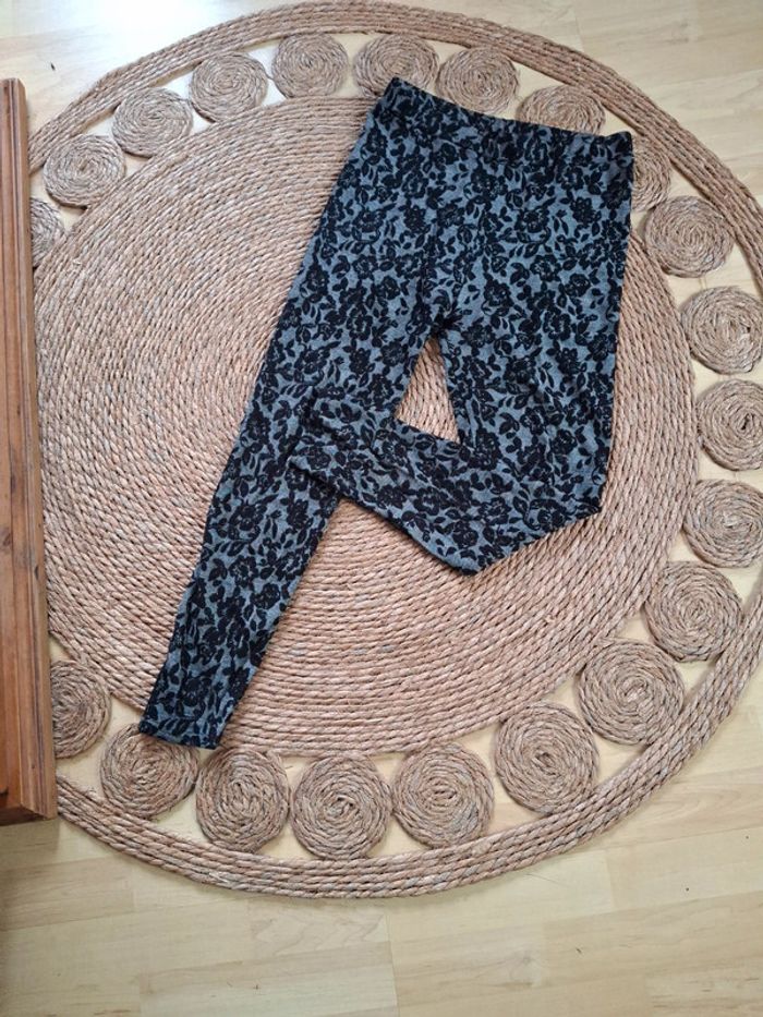 Leggings gris et noir fleur dentelle - photo numéro 3