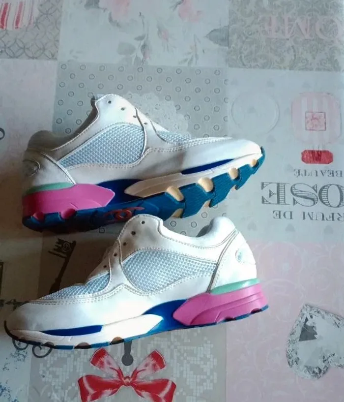 Paire de baskets - photo numéro 2