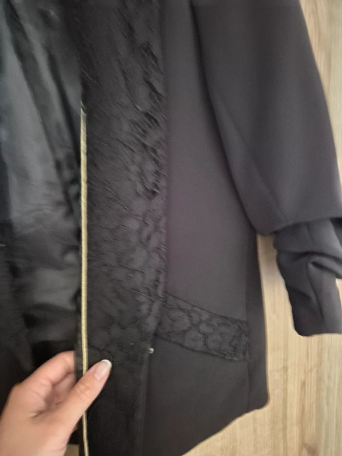 Veste noir dentelle Naf Naf Taille 40 - photo numéro 3