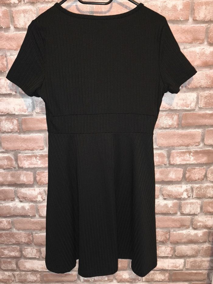 Robe noire - photo numéro 2