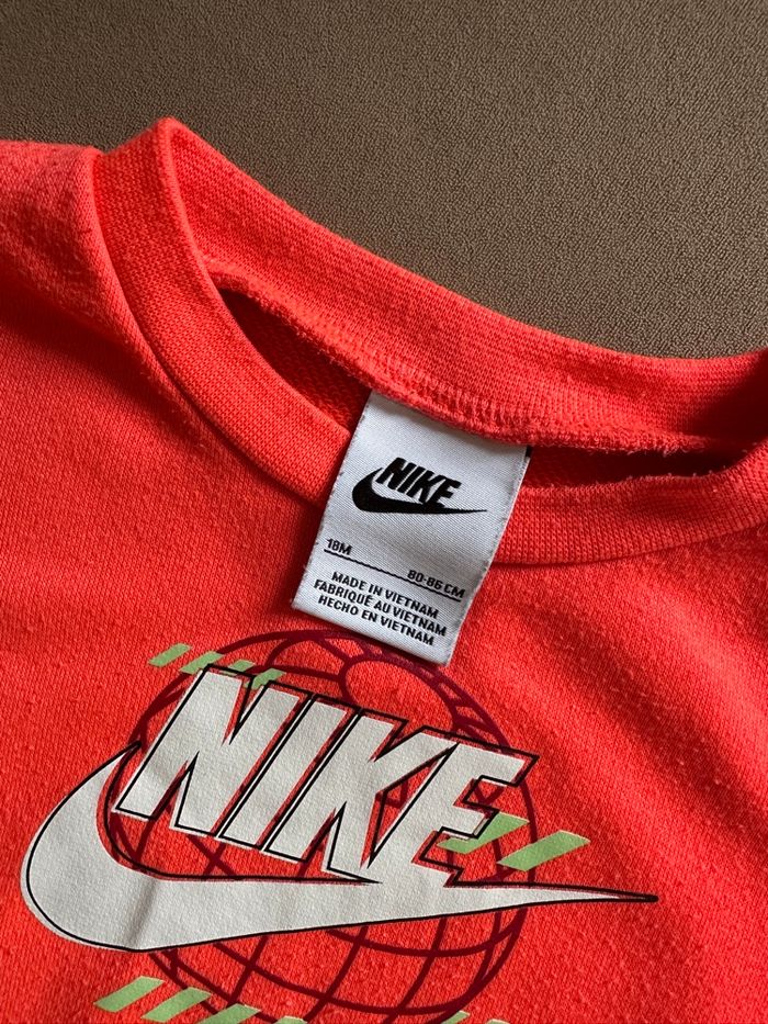 Pull Nike 18 mois - photo numéro 3