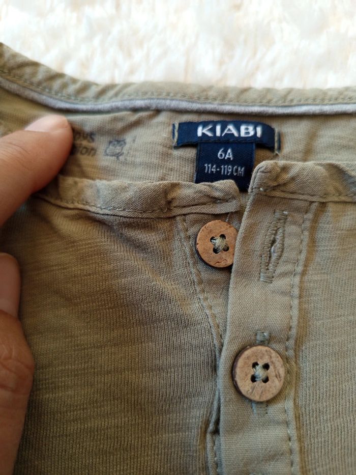 T-shirt manches longues col tunisien Kiabi en 6 ans - photo numéro 2