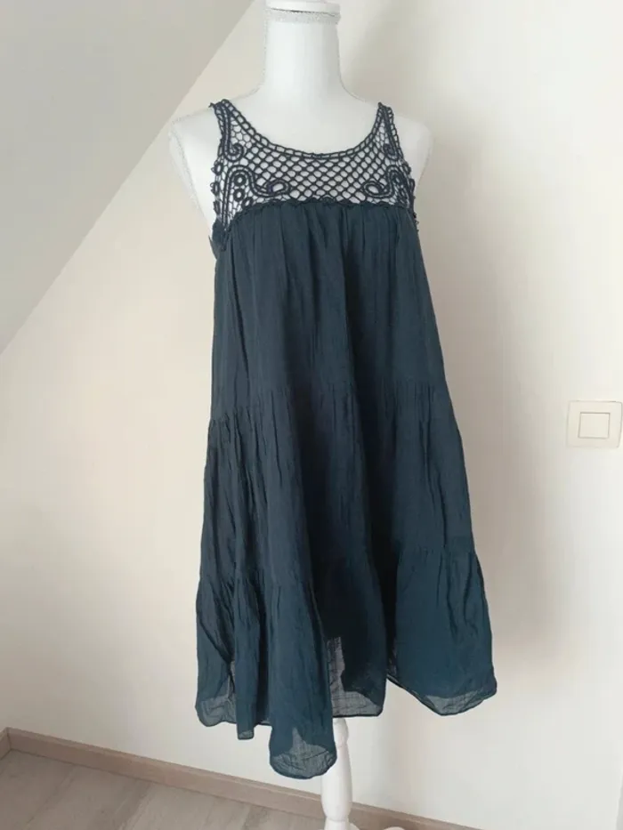 Robe bleu nuit Sandro avec haut en dentelle – T. 1 (36)