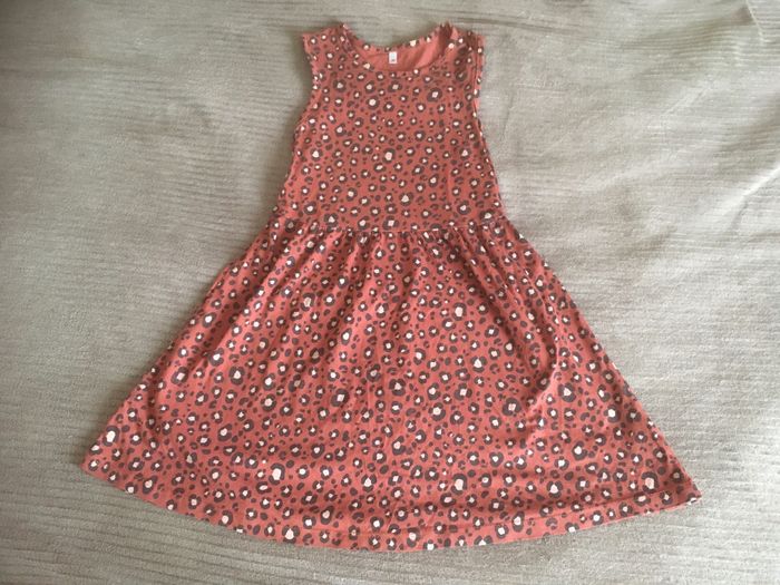 Robe  C&A taille 8 ans