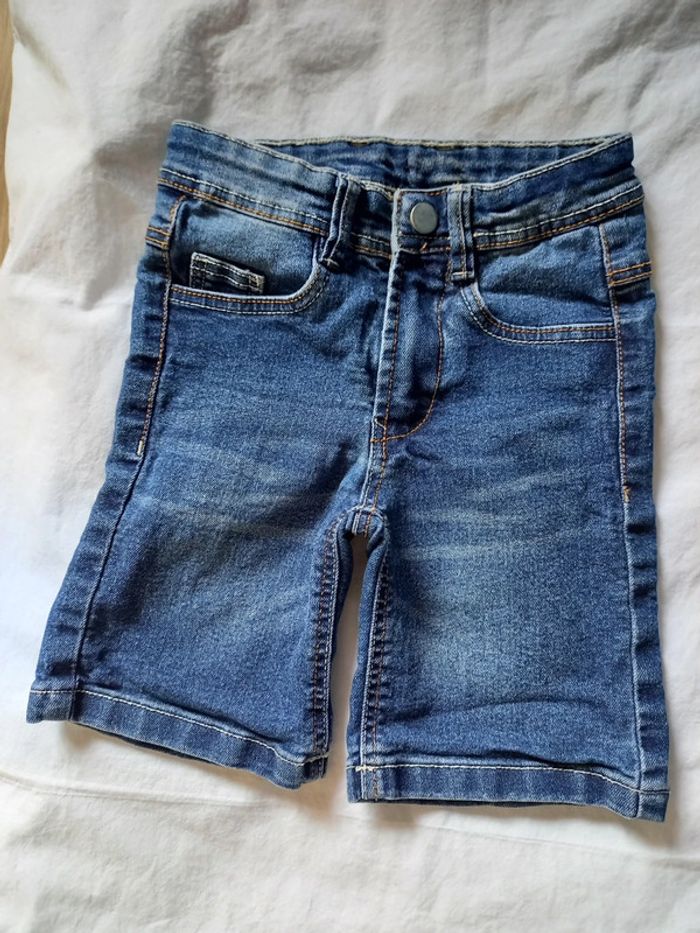 Bermuda en jean 2 ans U essentiel neuf