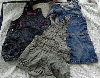 lot de 2 robes en jean + une salopette