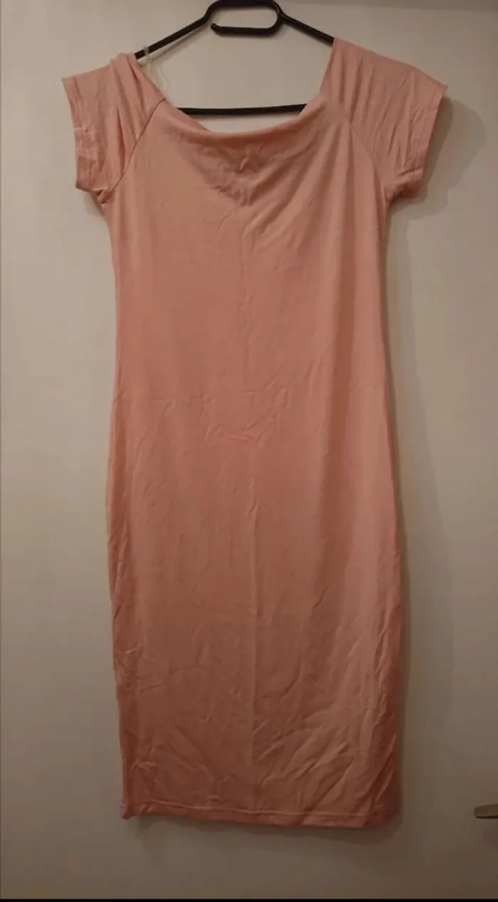 Robe moulante rose pale - photo numéro 2