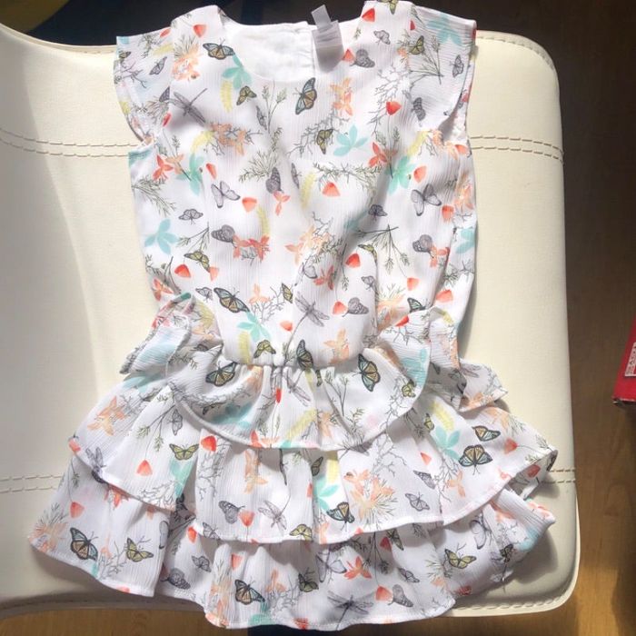 Robe fluide à volants