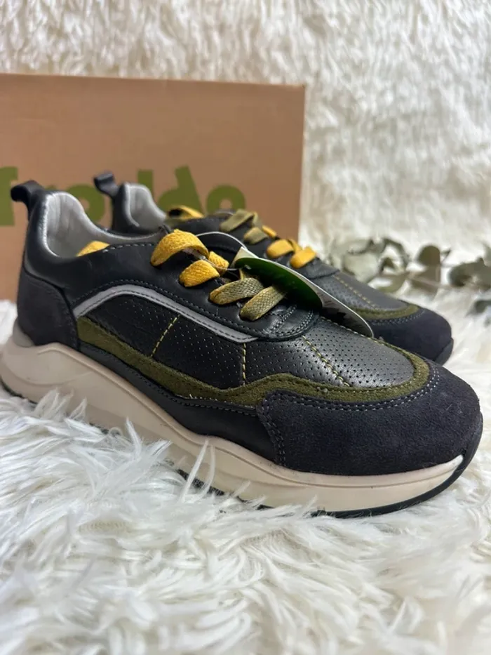 Paire de basket Froddo taille 35 - photo numéro 2
