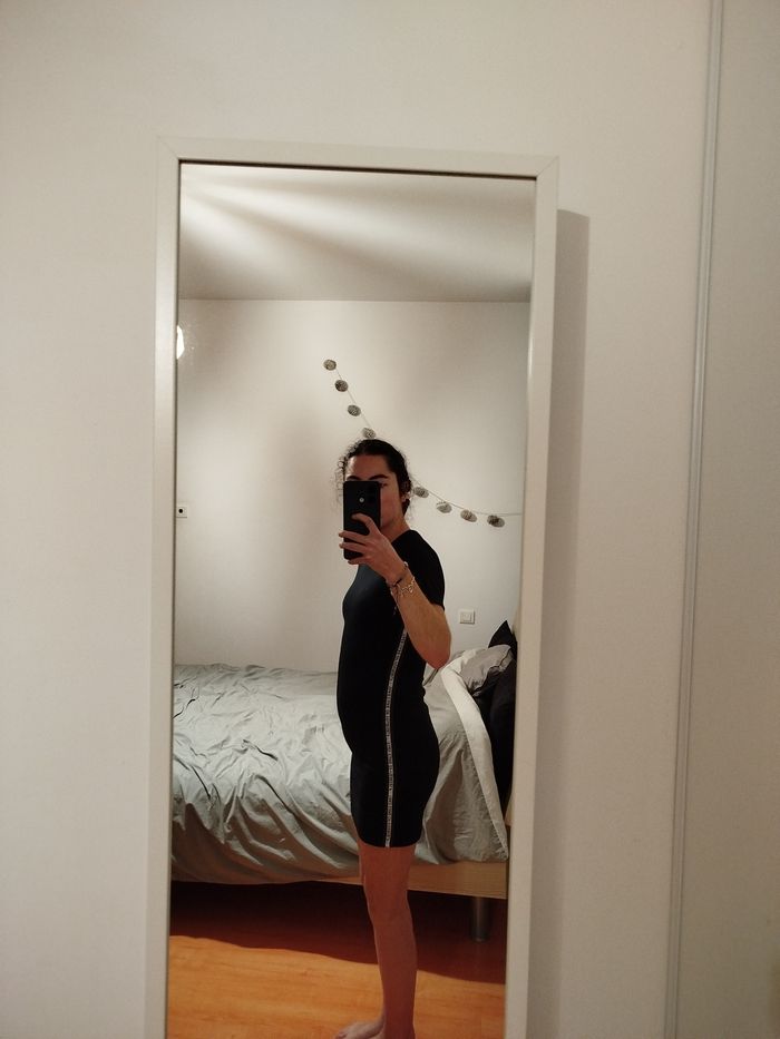 Petite robe noire taille 34 pull&bear - photo numéro 6