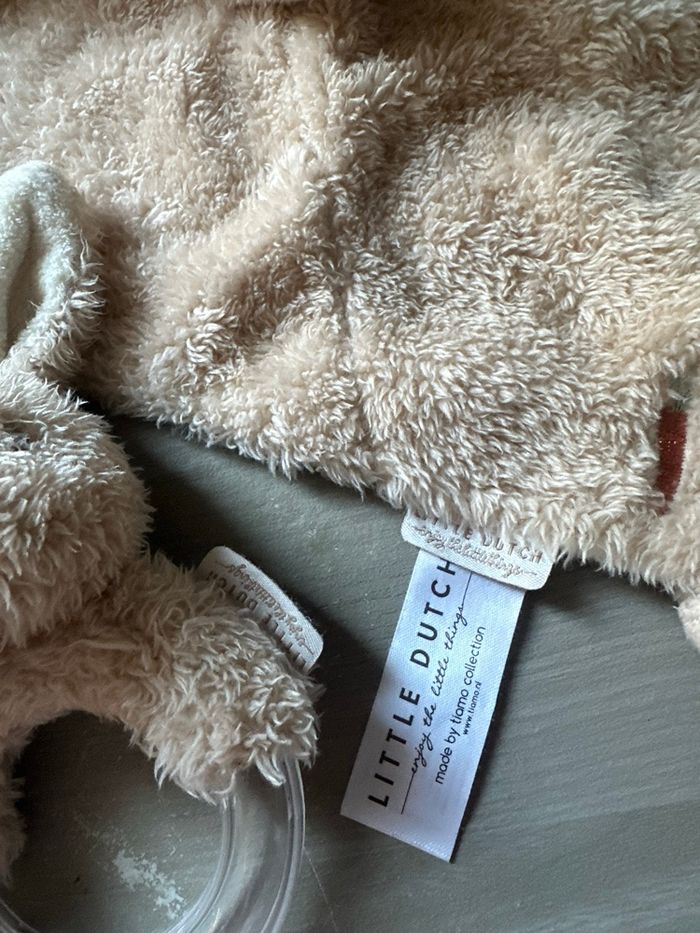Doudou lapin et hochet baby bunny - Little Dutch - photo numéro 4