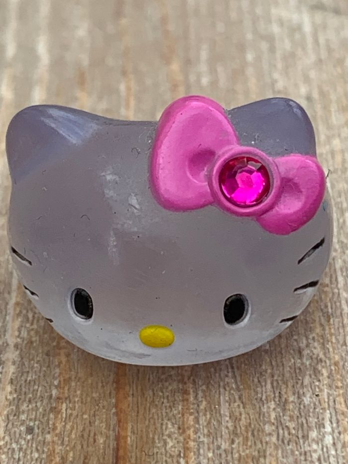 Jolie bague Hello Kitty avec petit strass
