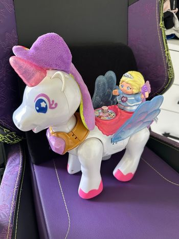 Alyzee la licorne enchantée et son amie chloe