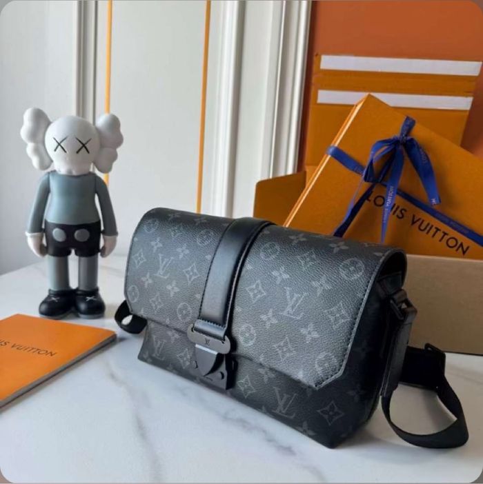 𝐒𝐚𝐜𝐜𝐨𝐜𝐡𝐞 𝐡𝐨𝐦𝐦𝐞 𝐥𝐮𝐢𝐬 𝐯𝐮𝐢𝐭𝐭𝐨𝐧