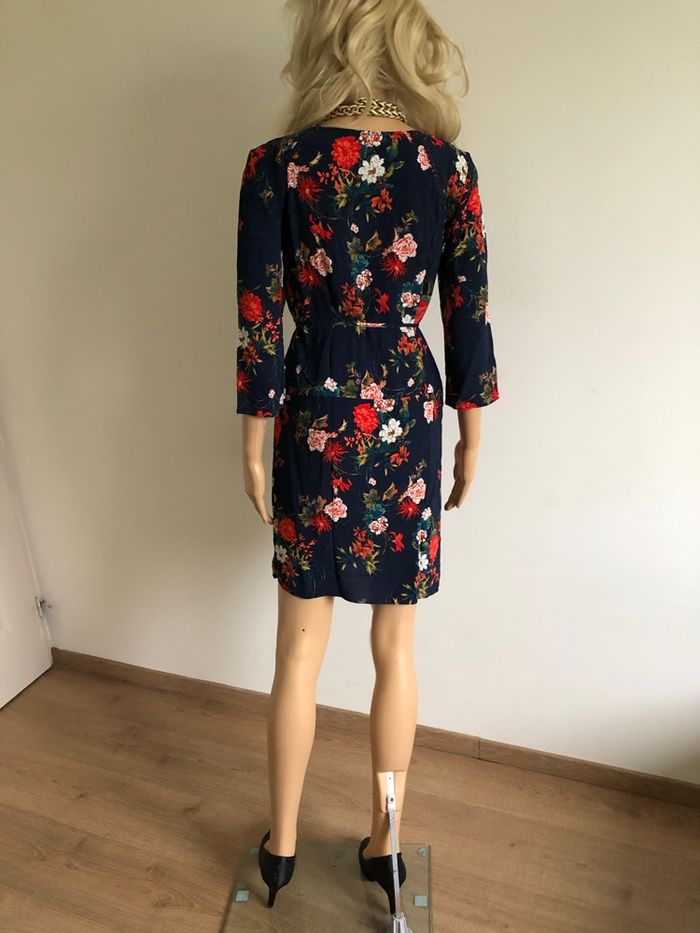 Robe bleue marine et fleurie Promod taille 38 excellent état - photo numéro 6
