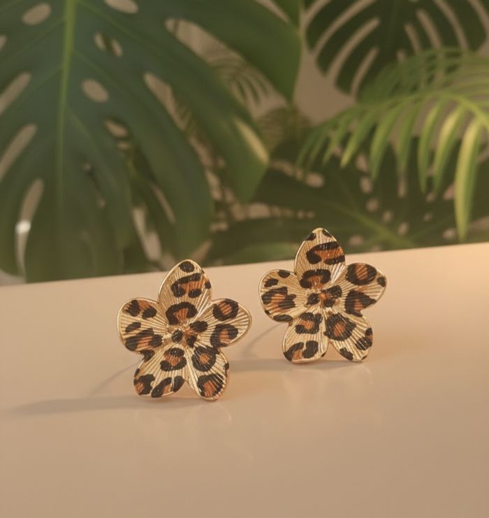 Magnifique boucle d'oreille leopard - photo numéro 1