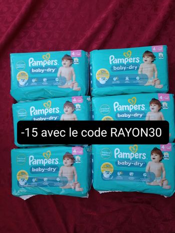 Six paquets de couches Pampers baby-dry T4 taille 4