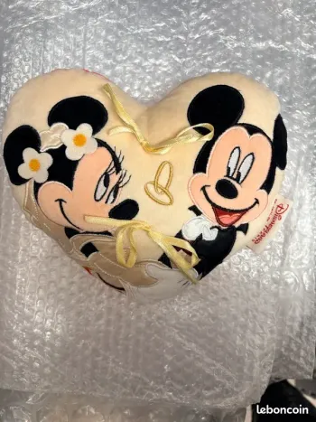 Coussin de mariage coeur alliances Mickey Minnie Disneyland Paris