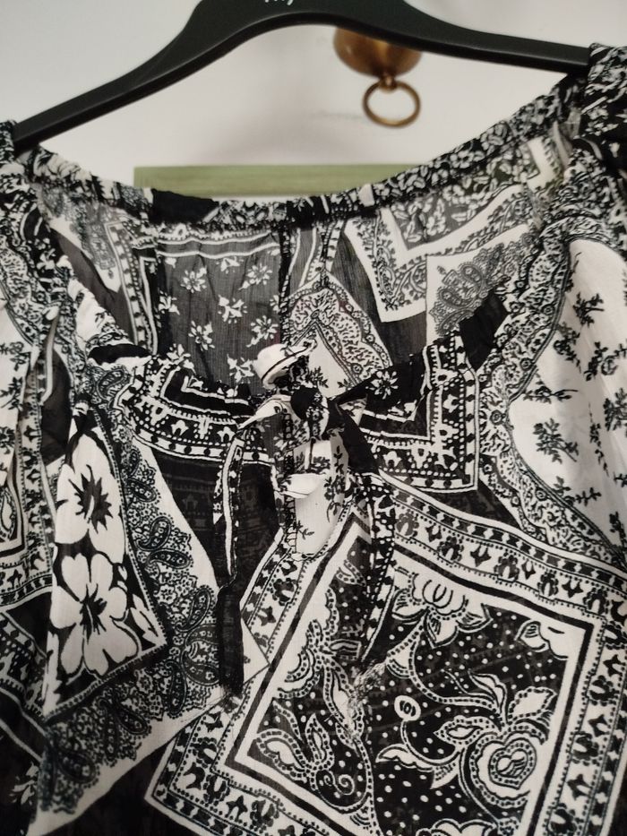 Superbe haut ou chemisier de boutique. Taille 2 - photo numéro 3