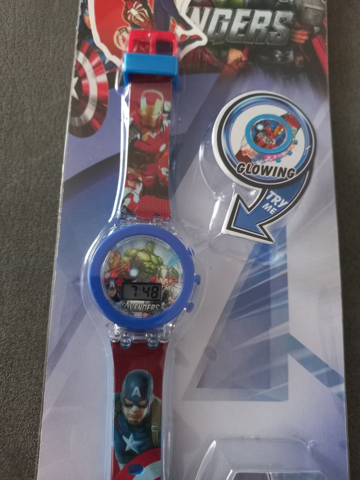 Montre enfant digitale lumineuse avengers - photo numéro 2