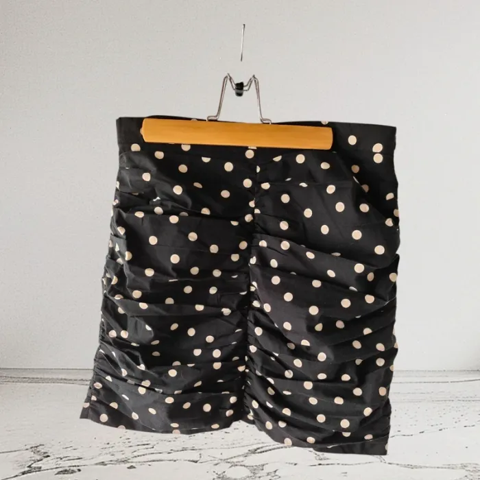 Jupe a pois Stradivarius noire et beige - taille XL