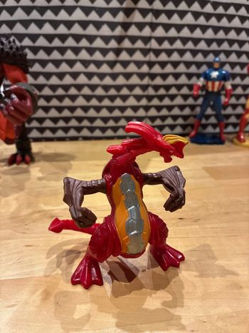 Figurine McDonald's  Jouet Happy Meal  2011 Spin Master Bakugan Dragon Rouge 🐉🐲