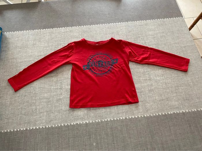 T shirt rouge 6 ans U collection