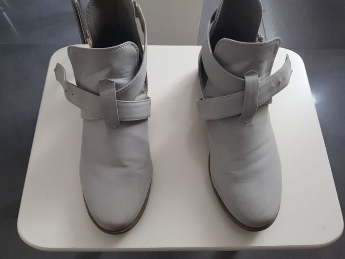 Bottines en suédine. Pointure 37