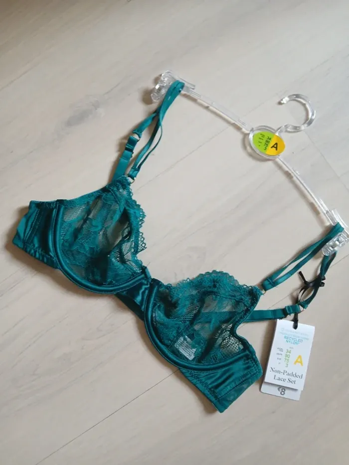 Soutien gorge satin et dentelle - photo numéro 2
