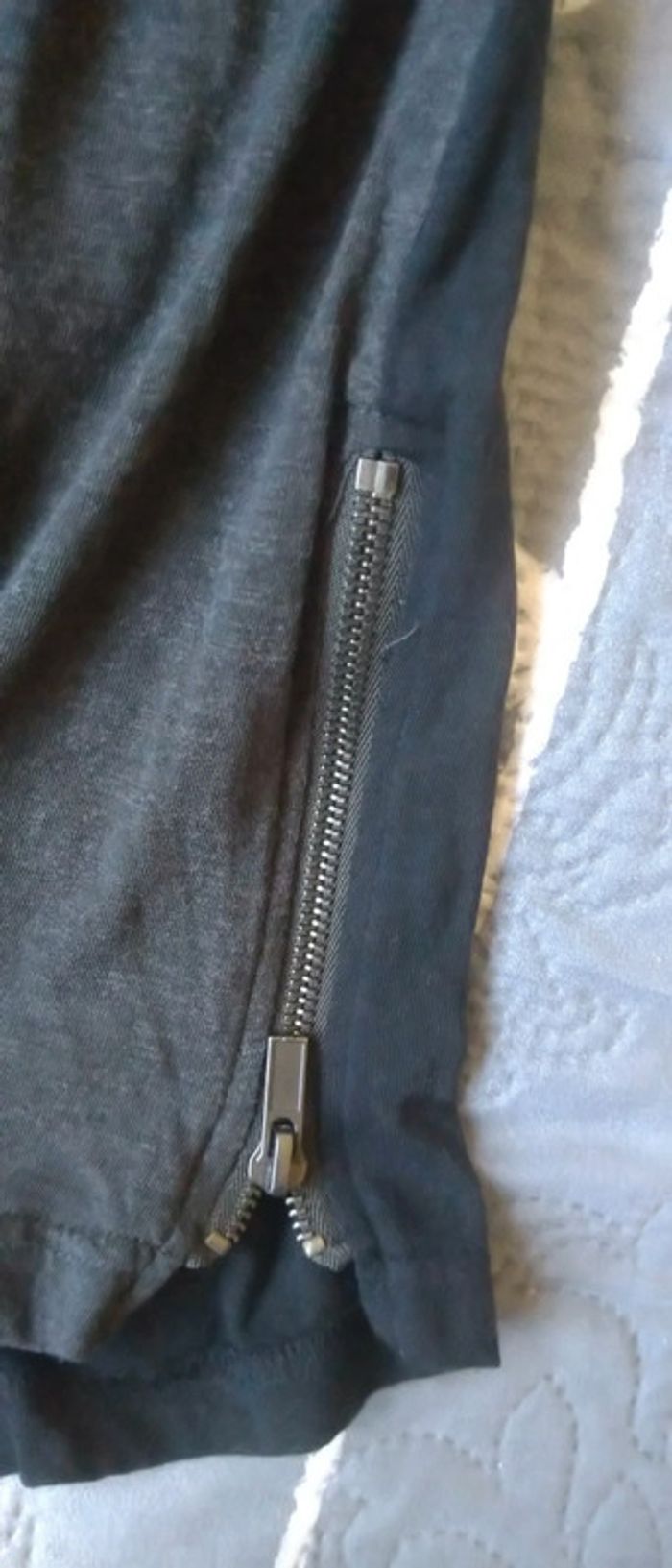 Tee très long flocage velours gris et noir neuf garçon 14 ans kiabi - photo numéro 10