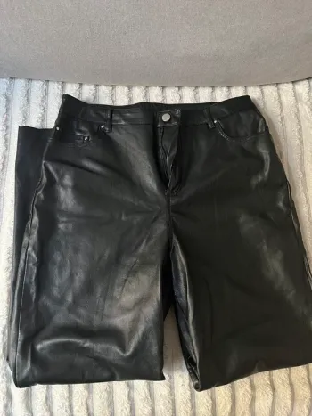 Pantalon simili taille 40